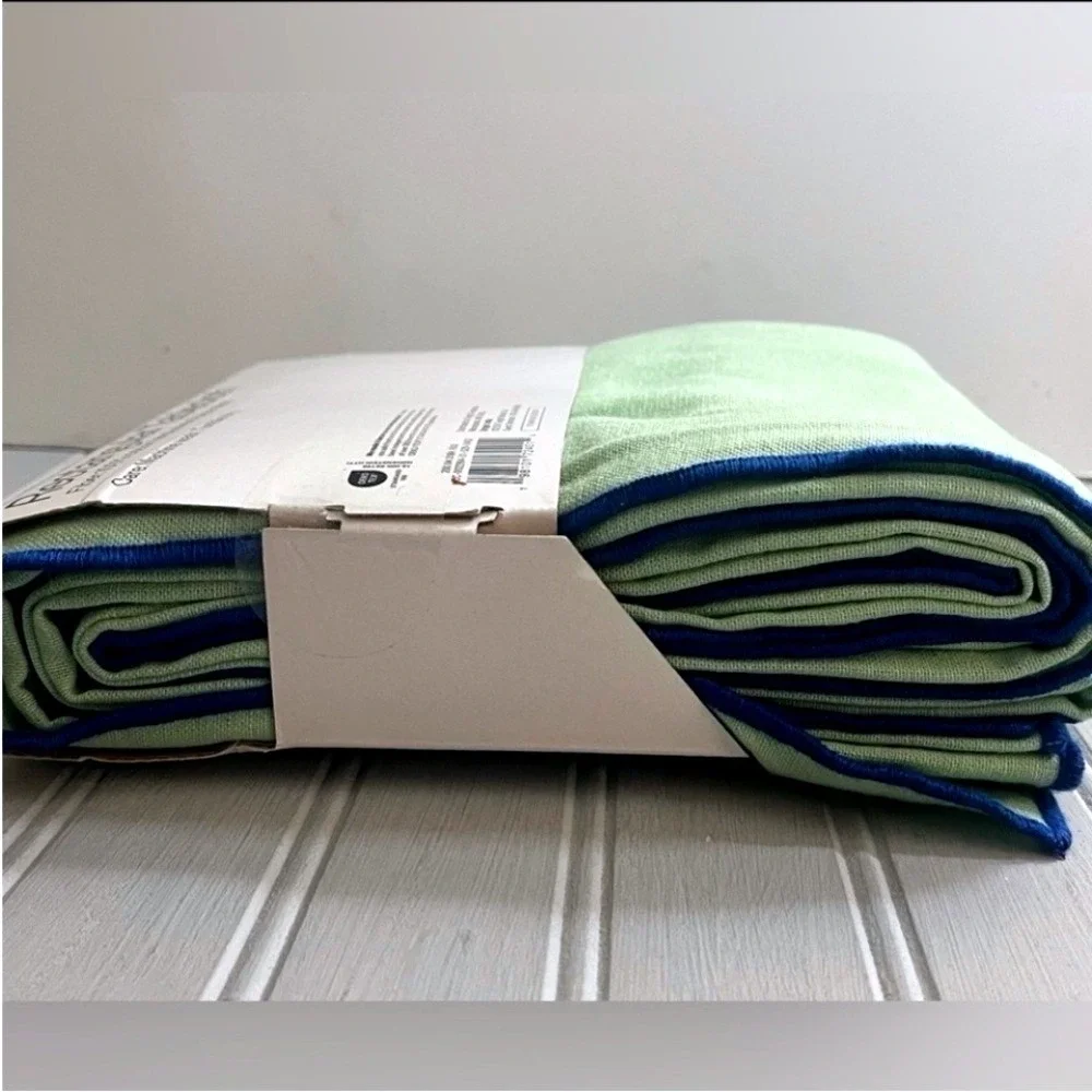 Room Essentials Rectangular Tablecloth Light Green Blue Trim Cotton 60 X 84 New